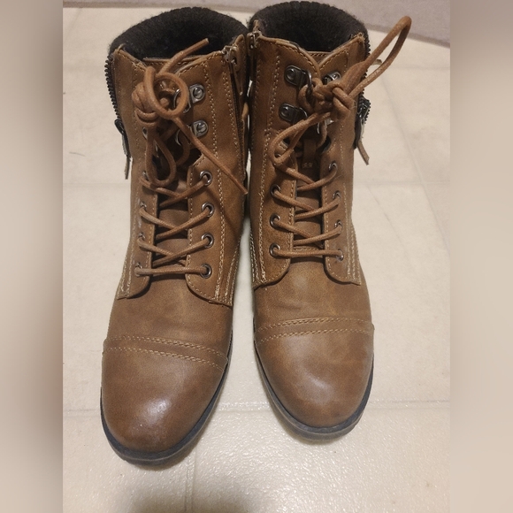 🦄 Denver Hayes Mila Sweater Combat Boot - Picture 4 of 4